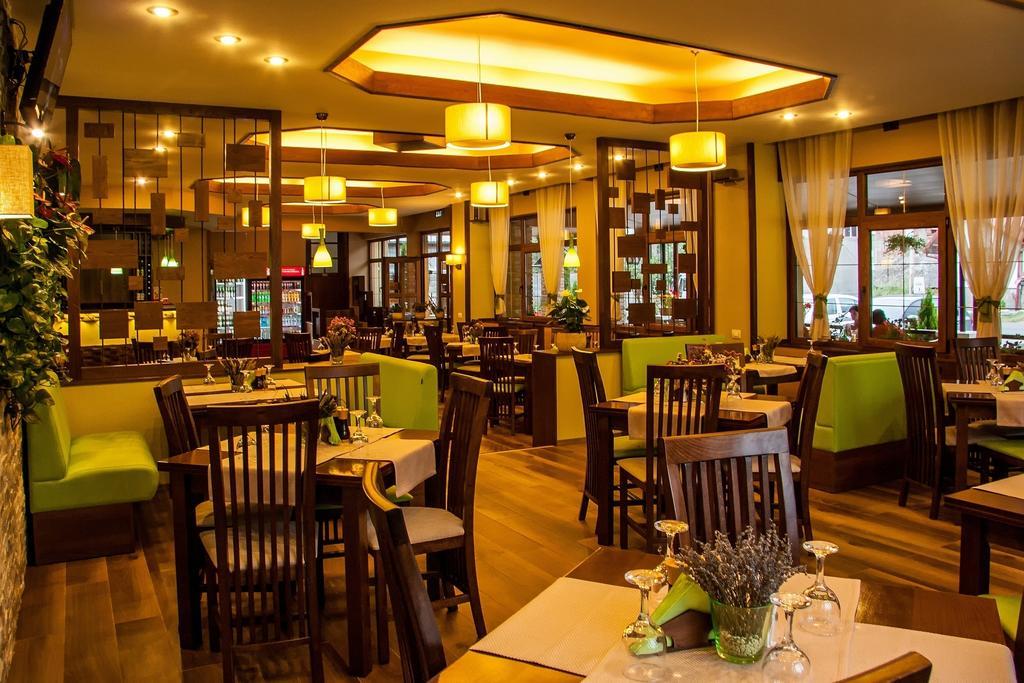 Hotel Riviera Σινάια Εξωτερικό φωτογραφία